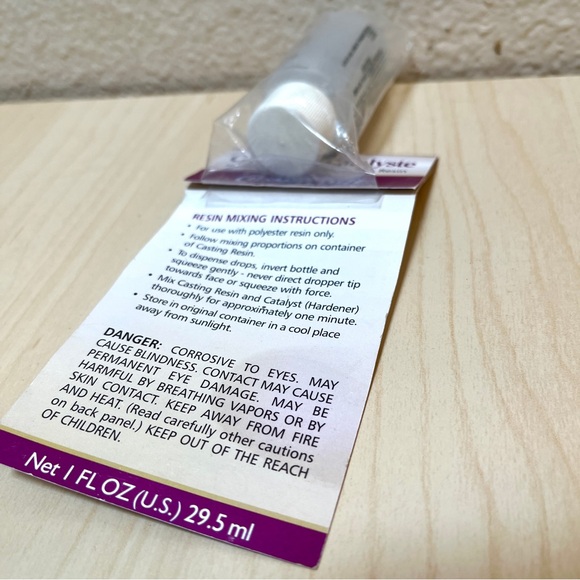 Art Supply. Catalyst; Hardener for Casting Resin. New. NWT. 1 fl oz. - Picture 3 of 4